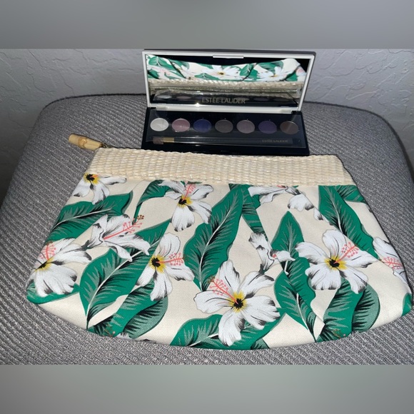 🎉HP🎉New Estée Lauder Pure Color Eyeshadow Pallet + Cream Palm Leaf Makeup Bag - Picture 3 of 8